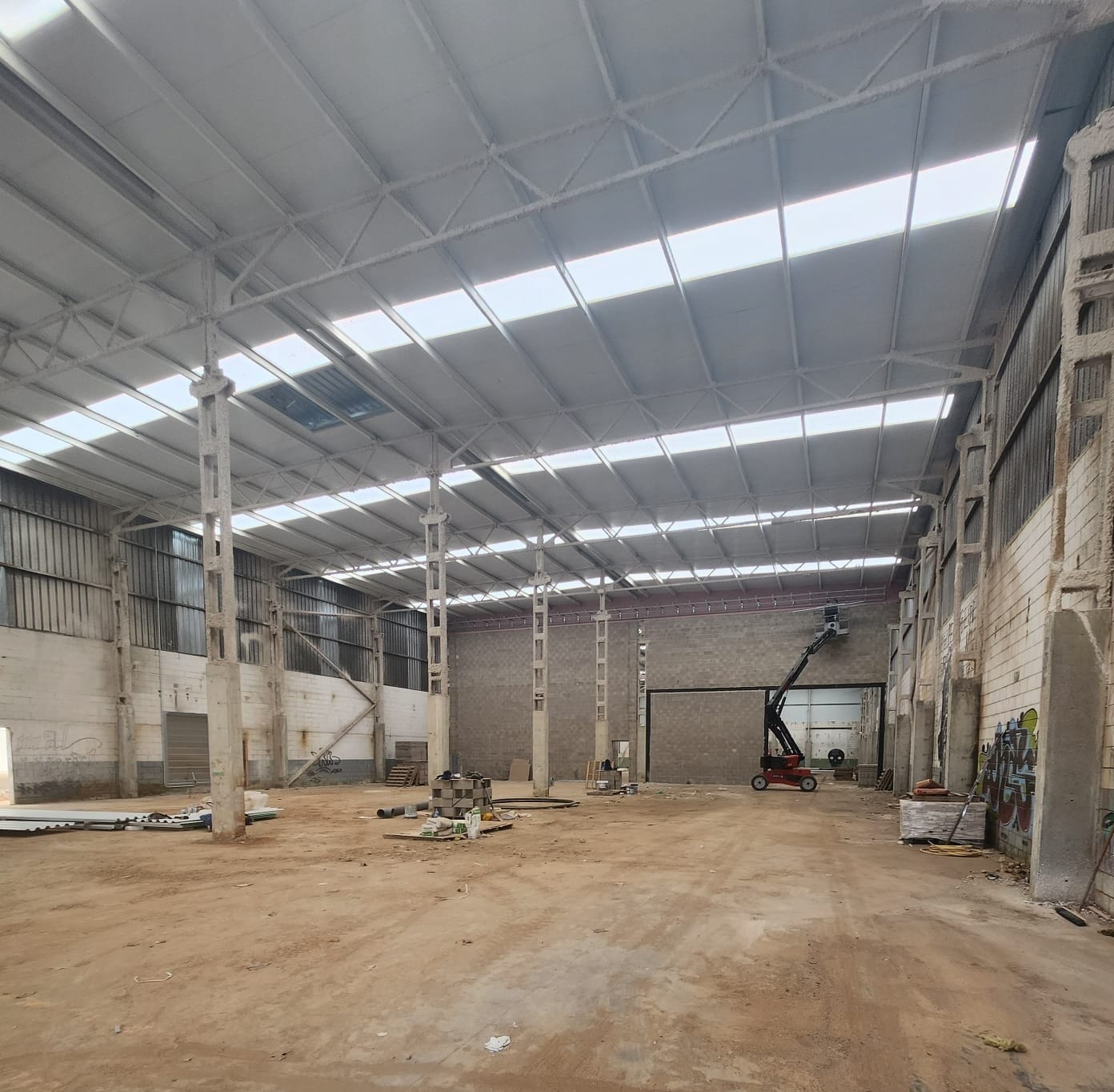 Industrial in La Llagosta, Barcelona to rent Interior Photo- Image 1 of 21