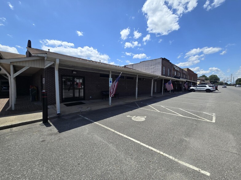 220 S Main St, Stanley, NC for rent - Building Photo - Image 1 of 8