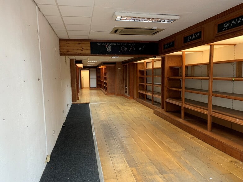 4 High St, Cowbridge to rent - Interior Photo - Image 3 of 6