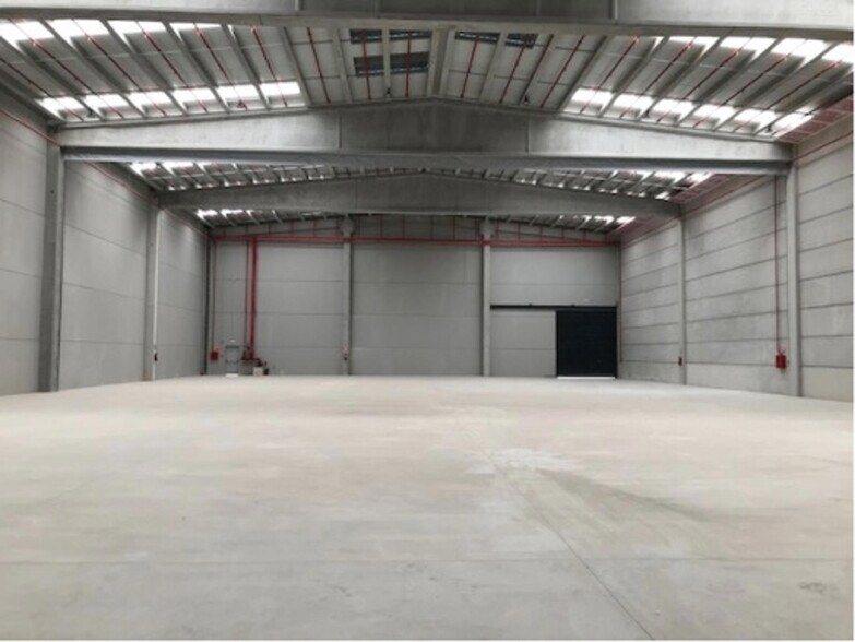 Industrial in San Fernando de Henares, Madrid to rent - Interior Photo - Image 2 of 4