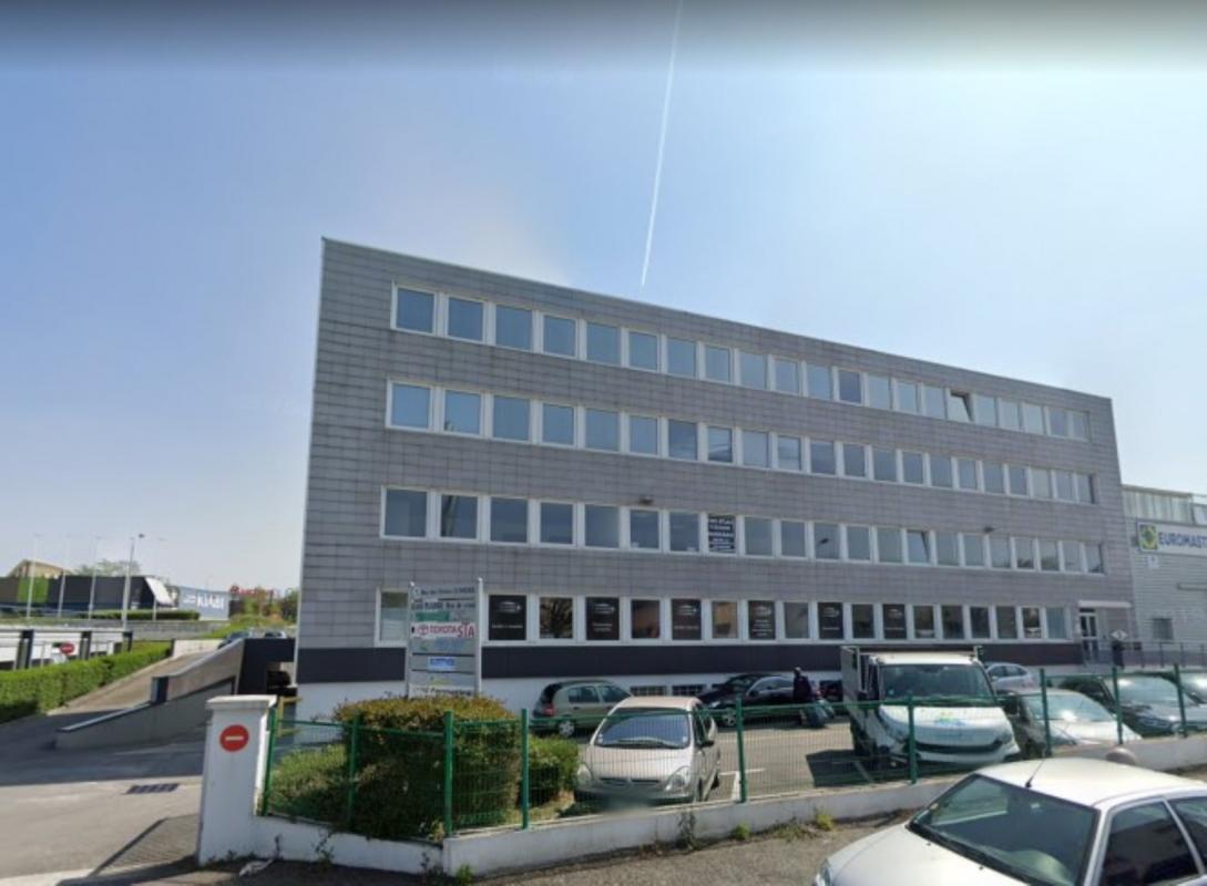 5 Rue Des Frères Lumière, Plaisir to rent Building Photo- Image 1 of 8