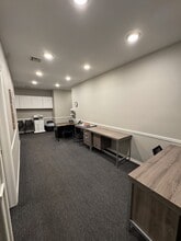 2709 SE I St, Bentonville, AR to rent Interior Photo- Image 2 of 9