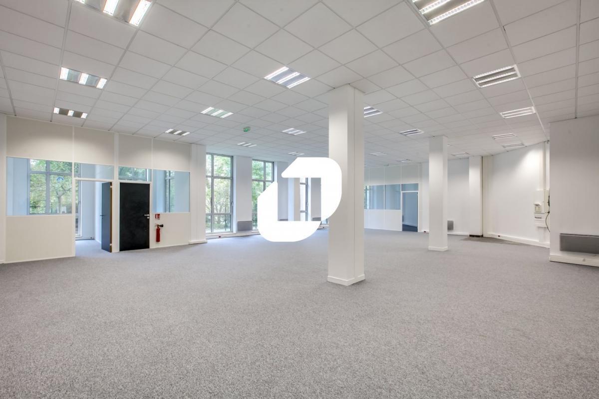 Office in Neuilly-Plaisance for sale Building Photo- Image 1 of 15