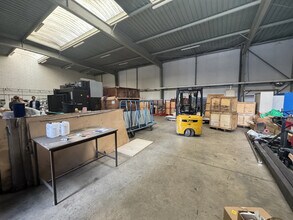 16 Rue Jean Poulmarch, Argenteuil to rent Building Photo- Image 2 of 11