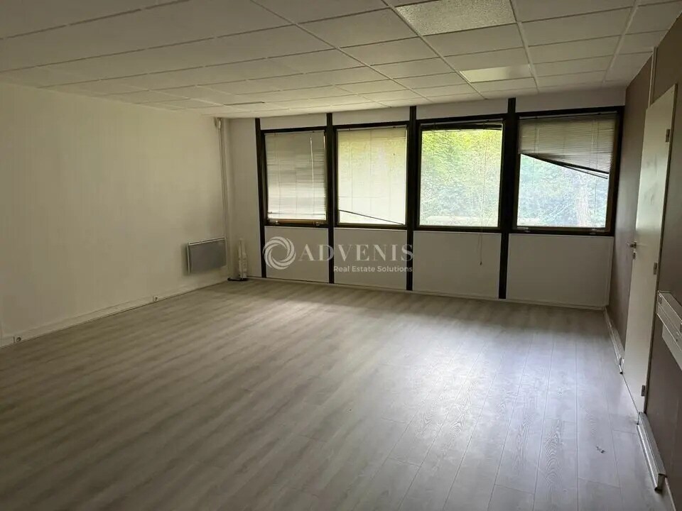 Location Bureaux 113 m² - Photo 1