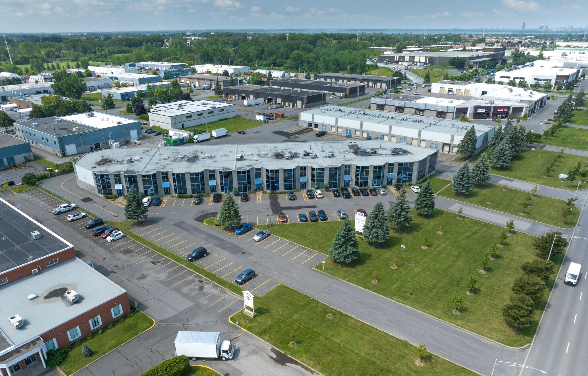 3650 Boul Matte, Brossard, QC to rent Building Photo- Image 1 of 8