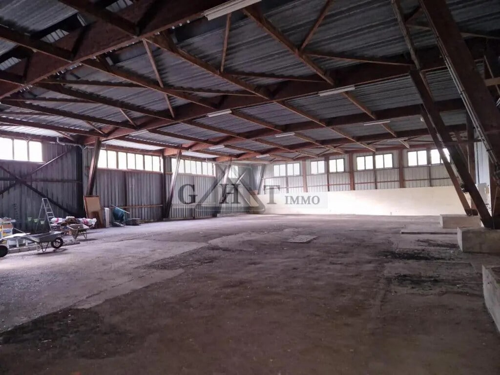 Vente Entrepôt 1 601 m² - Photo 1