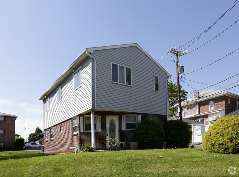 1840 Roth Ave, Allentown, PA for sale - Primary Photo - Image 1 of 1