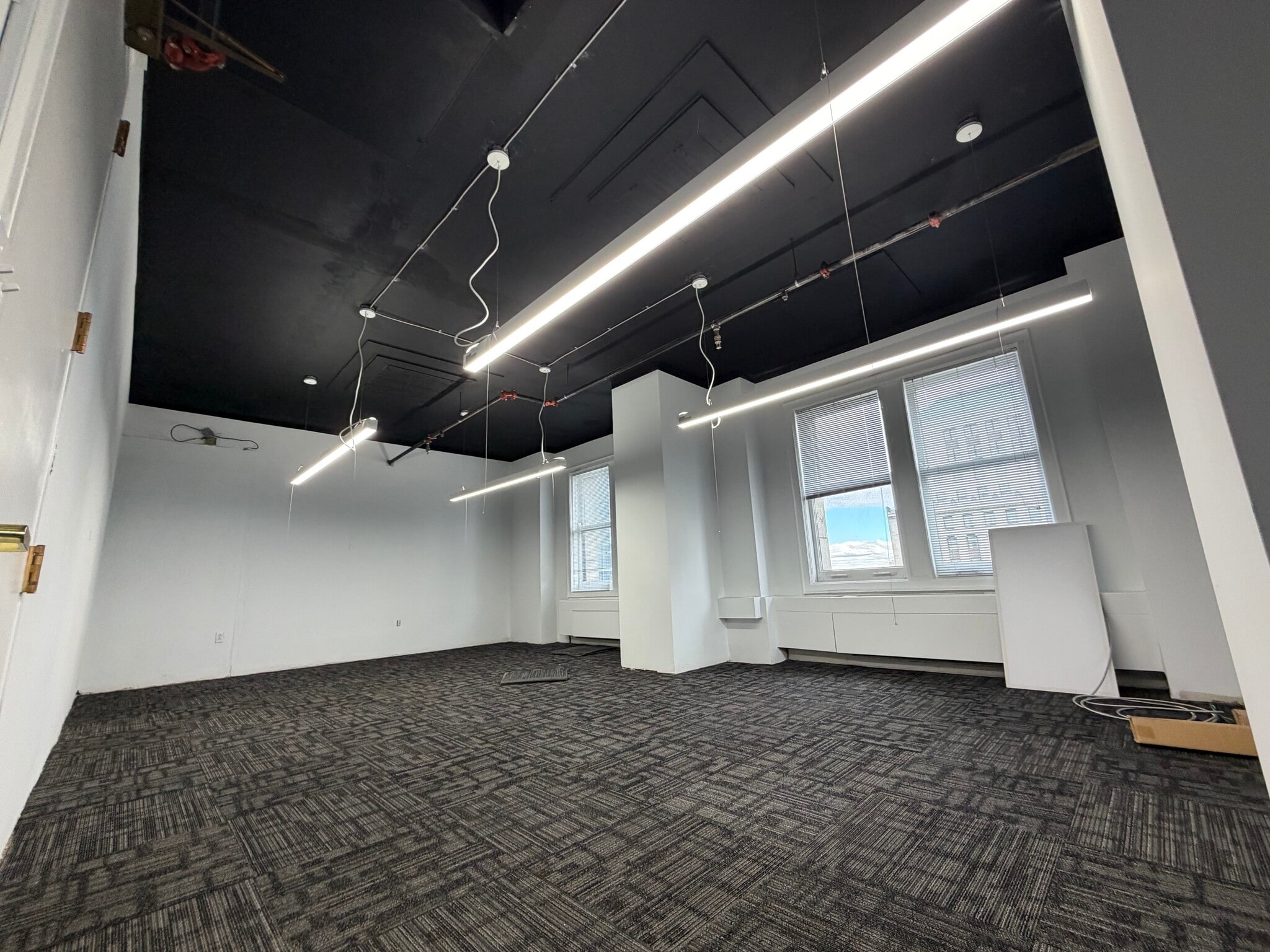 100 S Broad St, Philadelphia, PA to rent Interior Photo- Image 1 of 3