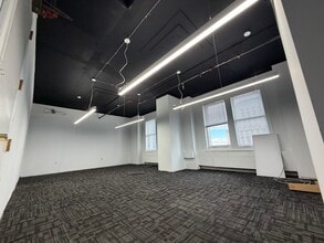 100 S Broad St, Philadelphia, PA to rent Interior Photo- Image 1 of 3