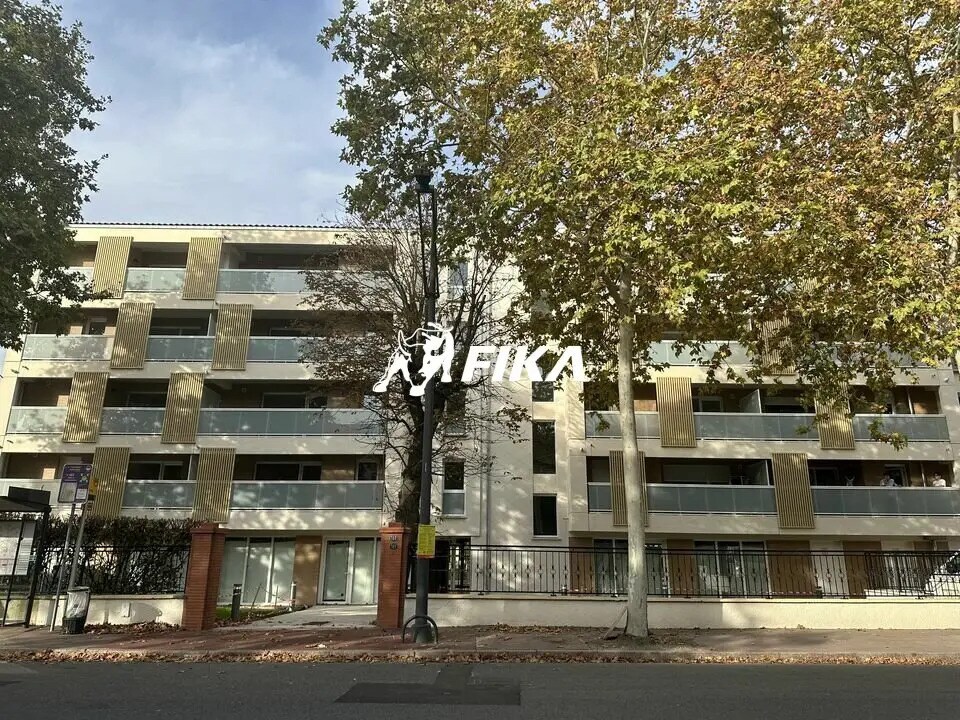 Retail in Toulouse for sale Building Photo- Image 1 of 6