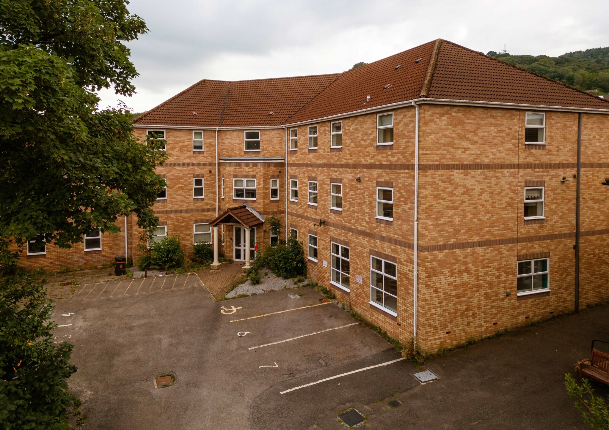 4 Fay Ct, Pontypridd for sale Primary Photo- Image 1 of 1