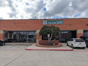 9550-9701 FM 1960 Humble Bypass Rd W, Humble, TX for rent Building Photo- Image 2 of 11