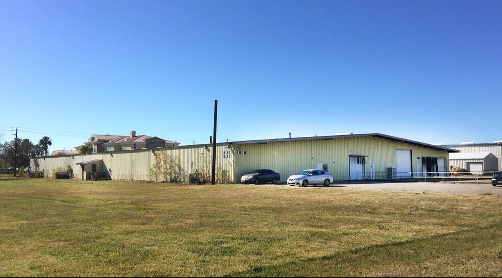 1620 N Main St, Pearland, TX for rent - Building Photo - Image 1 of 4