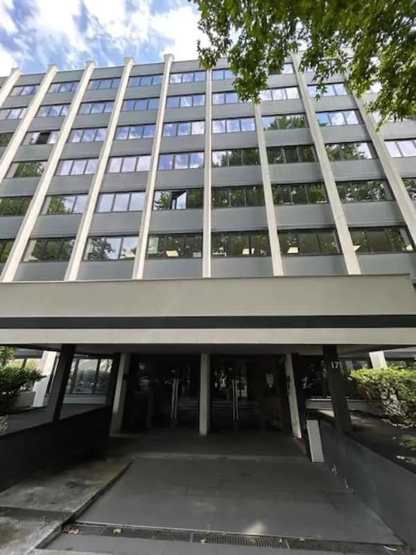 Office in Villeurbanne to rent Building Photo- Image 1 of 10