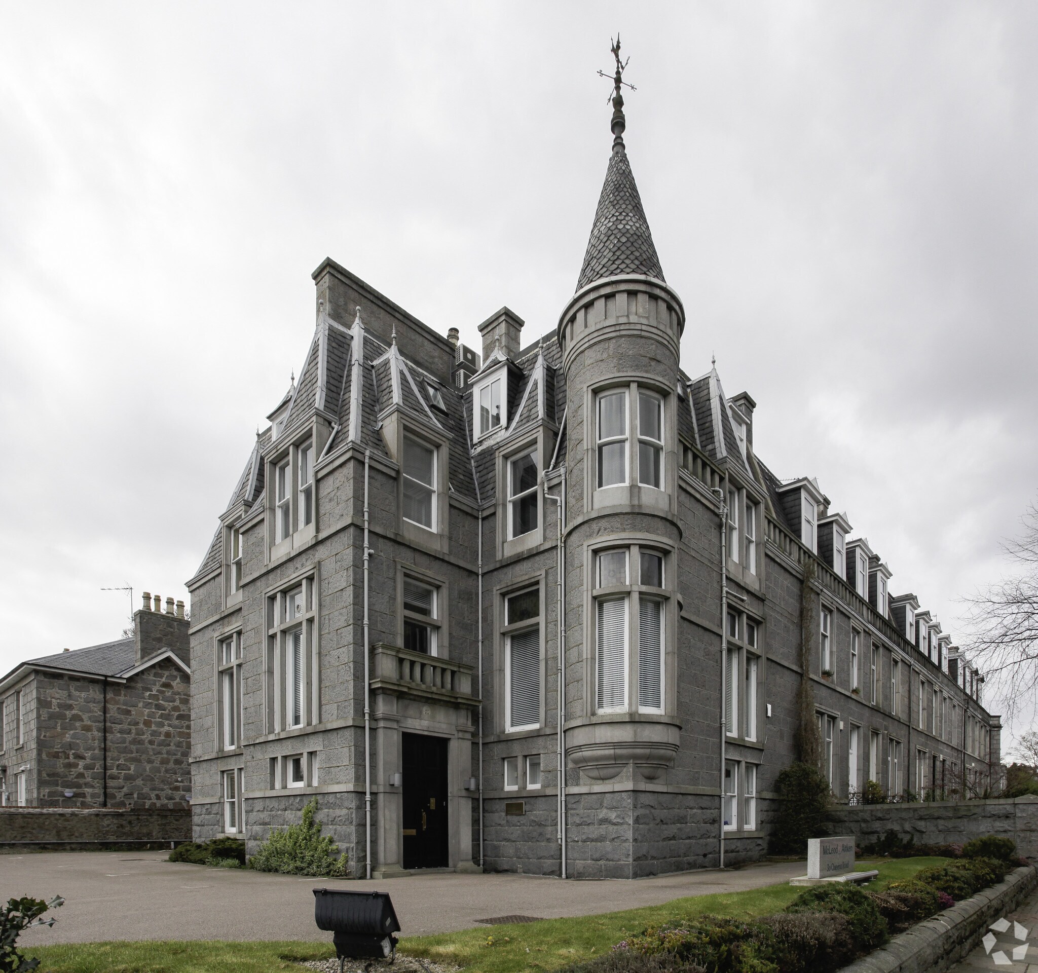 30 Queens Rd, Aberdeen for sale Primary Photo- Image 1 of 1