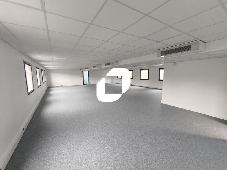 Office in Créteil to rent - Interior Photo - Image 3 of 6