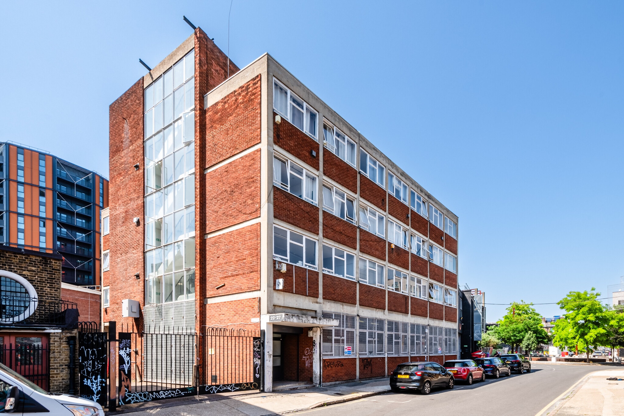 22-27 The Oval, London to rent Building Photo- Image 1 of 14