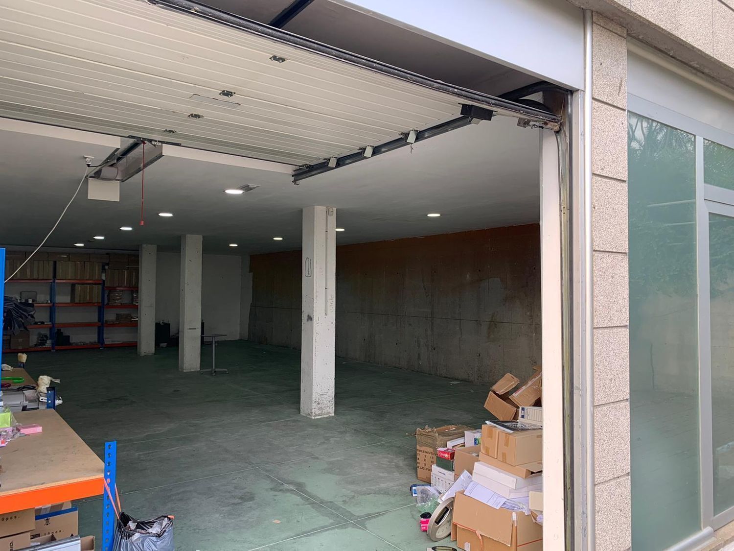 Retail in Vigo, Pontevedra for sale Interior Photo- Image 1 of 8