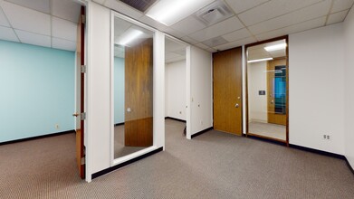 2200 6th Ave, Seattle, WA to rent Interior Photo- Image 1 of 3