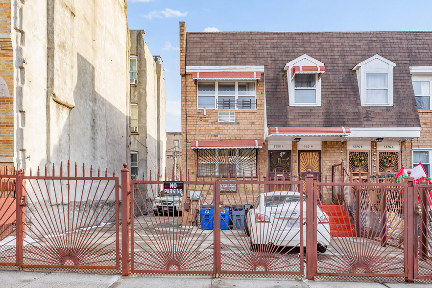 1380 Putnam Ave, Brooklyn, NY for sale - Primary Photo - Image 1 of 29