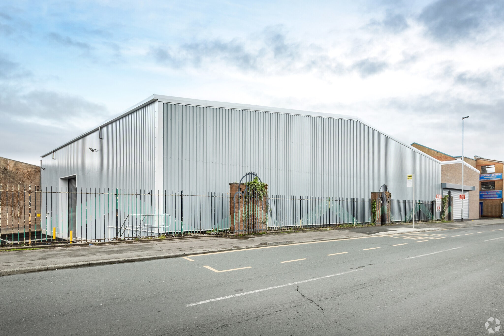 Liverpool St, Salford to rent Primary Photo- Image 1 of 5