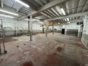 62-64 Woodsend Rd, Manchester to rent Interior Photo- Image 2 of 2