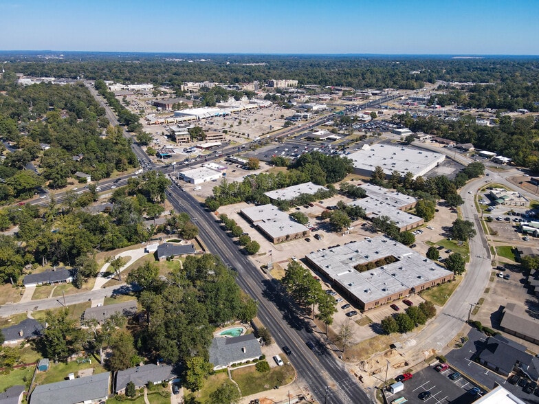 3800 Paluxy Dr, Tyler, TX to rent - Building Photo - Image 3 of 8
