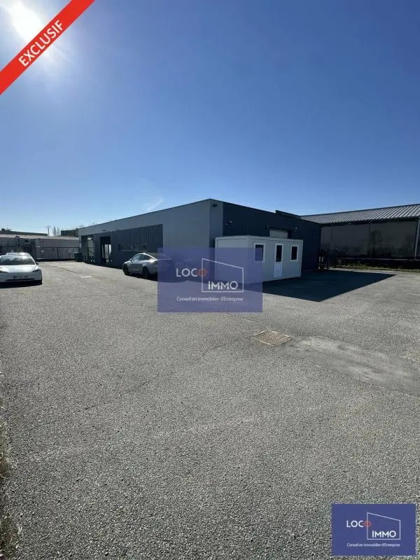 Location Entrepôt 437 m² - Photo 1
