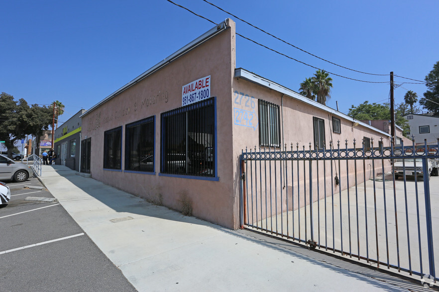 2726 Main St, Riverside, CA for rent - Primary Photo - Image 1 of 28