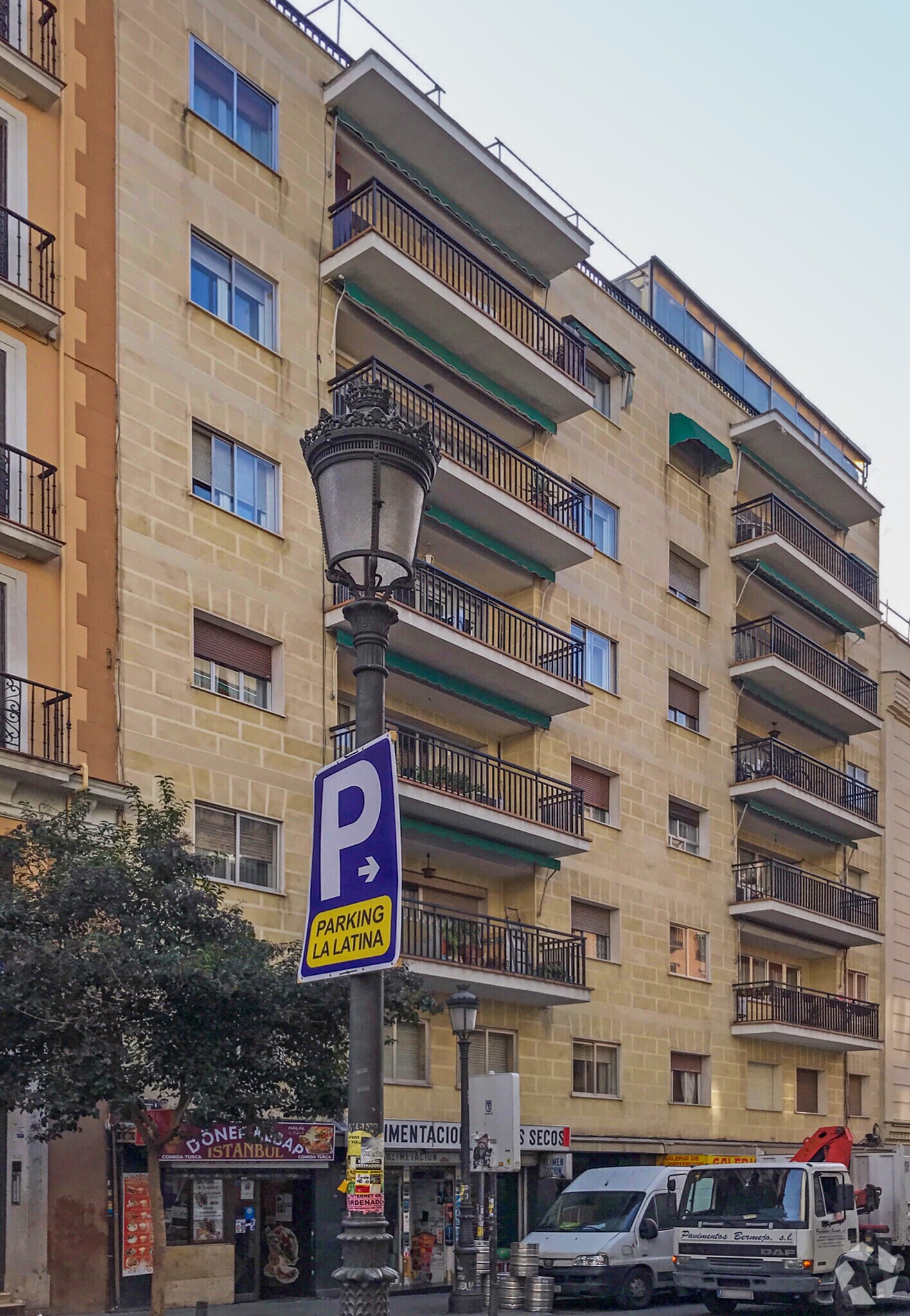 Calle de Toledo, 109, Madrid, Madrid for sale Primary Photo- Image 1 of 3