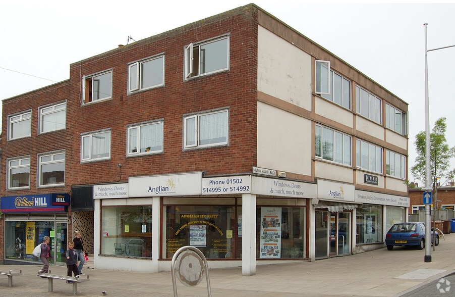 153-157 London Rd N, Lowestoft for sale - Primary Photo - Image 1 of 3