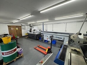 19-27 Bluebridge Industrial Estate, Halstead to rent Interior Photo- Image 2 of 10