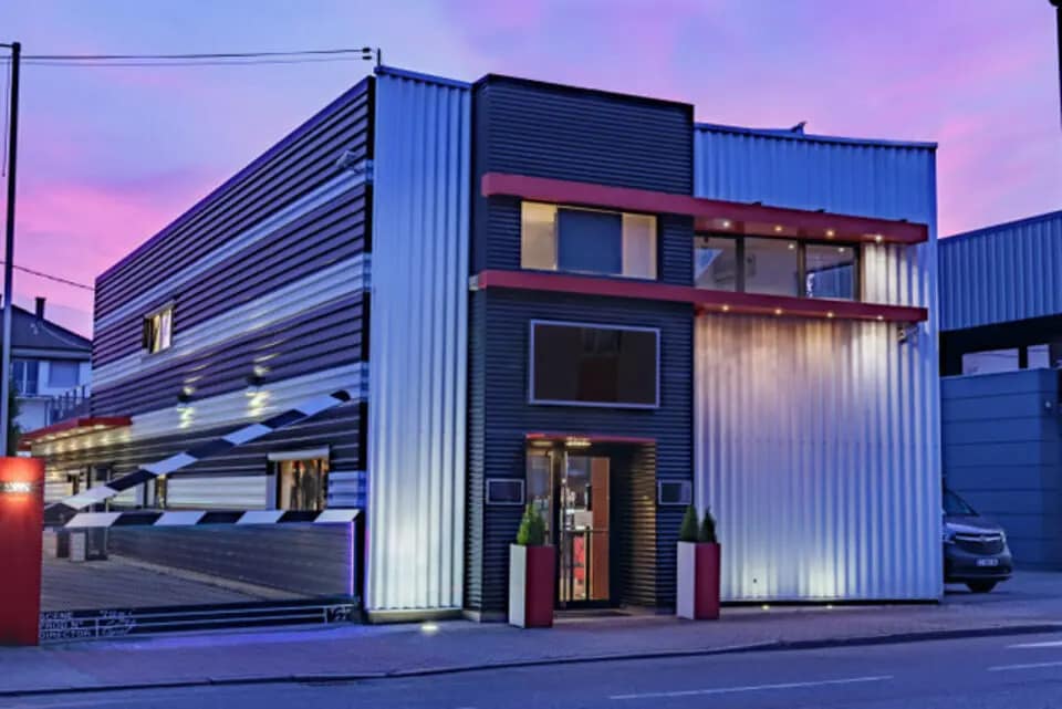 Location Commerce 450 m² - Photo 1