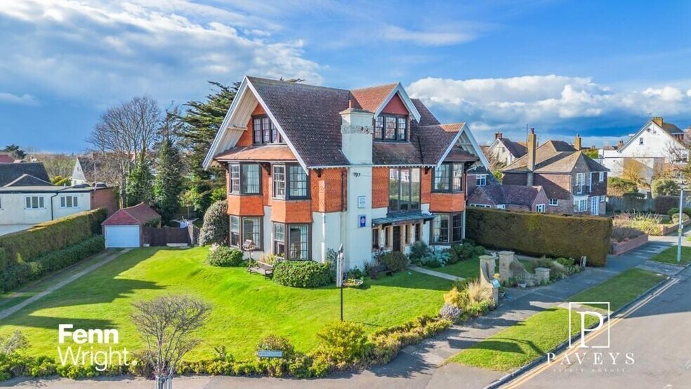 1 Third Ave, Frinton On Sea for sale - Building Photo - Image 1 of 1