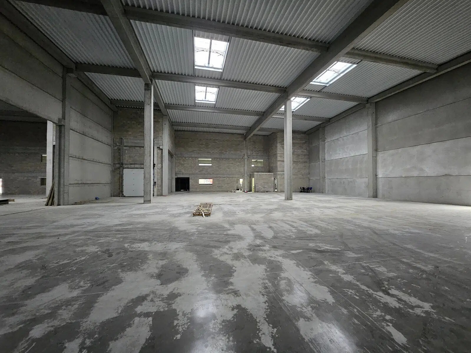 Office in Moissy-Cramayel to rent Building Photo- Image 1 of 7