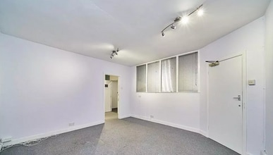 High St, Ongar to rent Interior Photo- Image 2 of 5