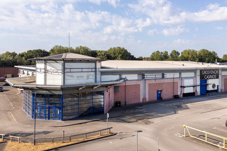 Etruria Rd, Stoke On Trent to rent - Building Photo - Image 3 of 5