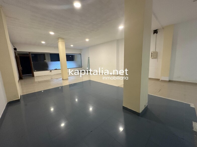 Retail in Ontinyent, Valencia to rent - Building Photo - Image 1 of 10
