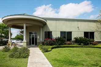 7127 Somerset Rd, San Antonio, TX for sale Building Photo- Image 1 of 1