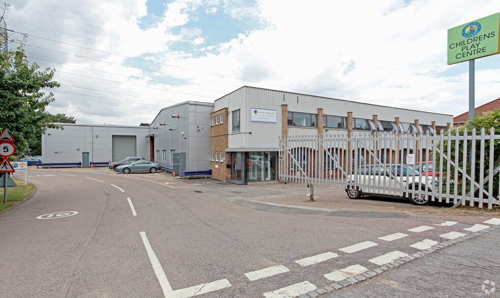 Greatham Rd, Bushey for sale - Building Photo - Image 1 of 1