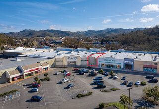 1444 NW Garden Valley Blvd, Roseburg, OR for rent Building Photo- Image 2 of 3