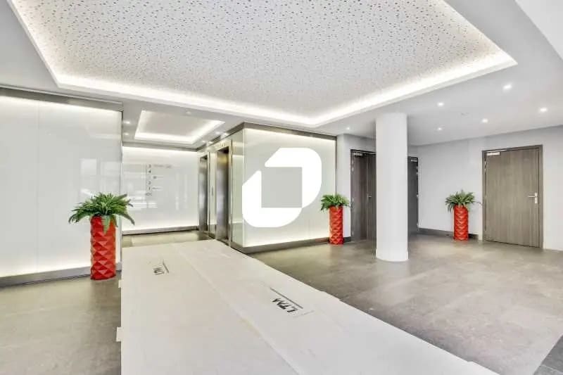 Office in Levallois-Perret to rent Lobby- Image 1 of 14