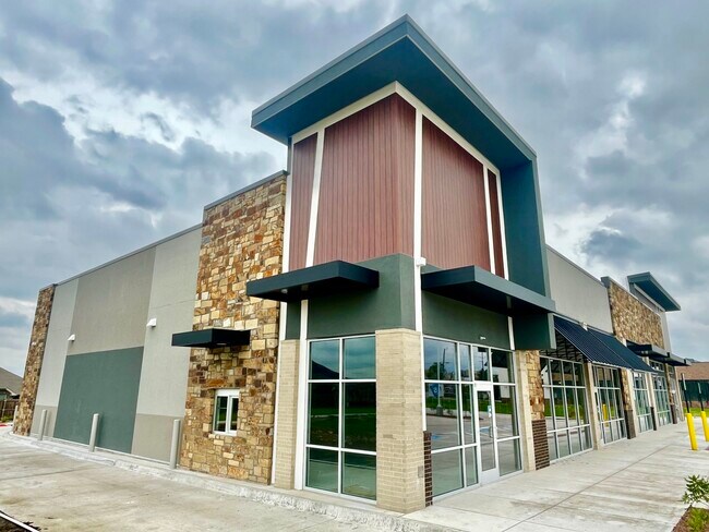 More details for 7051 Wayne Rd, Westland, MI - Retail to Rent