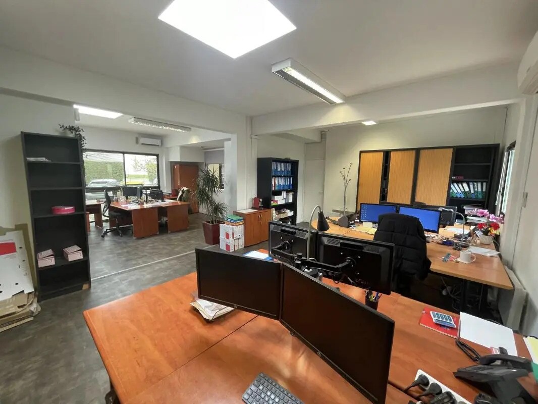 Office in Bordeaux to rent Interior Photo- Image 1 of 13