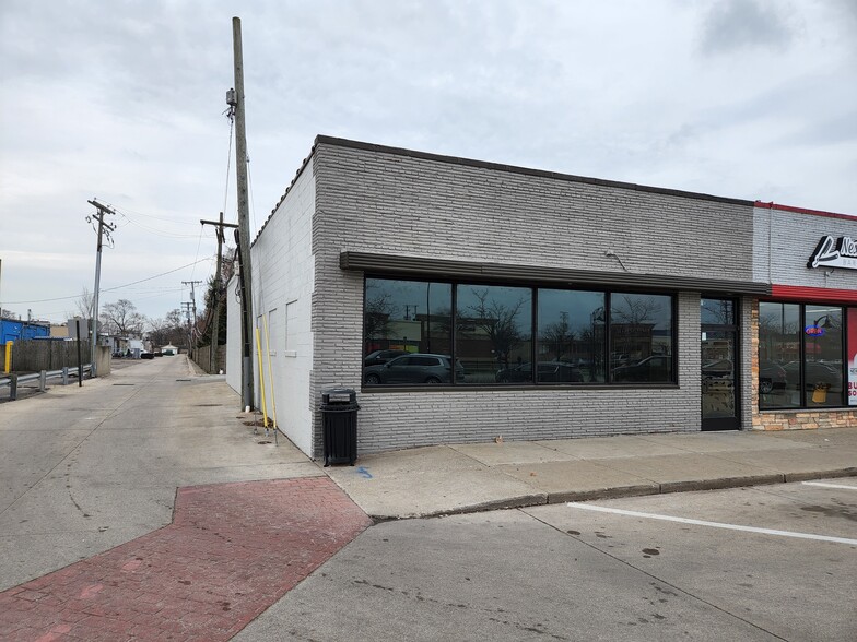 13631 W 9 Mile Rd, Oak Park, MI for sale - Building Photo - Image 2 of 5