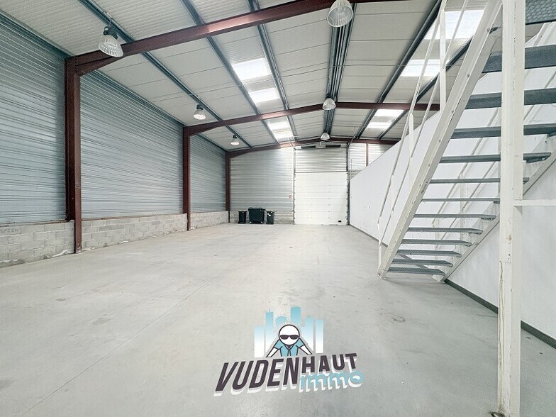 Light Industrial in Plaisance-du-Touch for sale - Interior Photo - Image 3 of 9