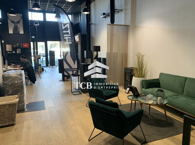 Light Industrial in Carquefou to rent - Interior Photo - Image 2 of 6