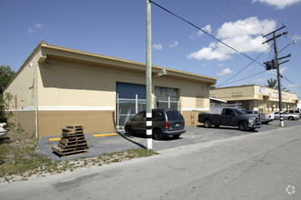 4310 NW 35th Ct, Miami, FL for rent Building Photo- Image 1 of 8