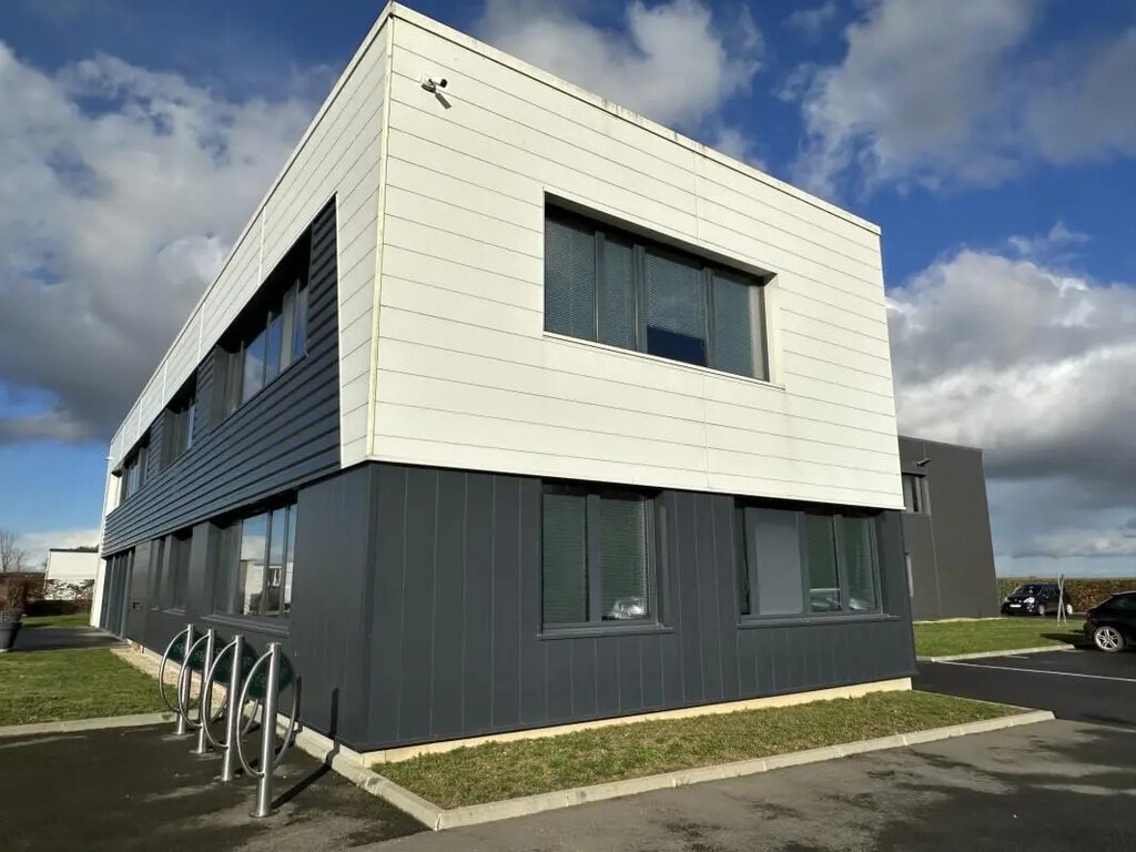 Vente Bureaux 100 m² - Photo 1